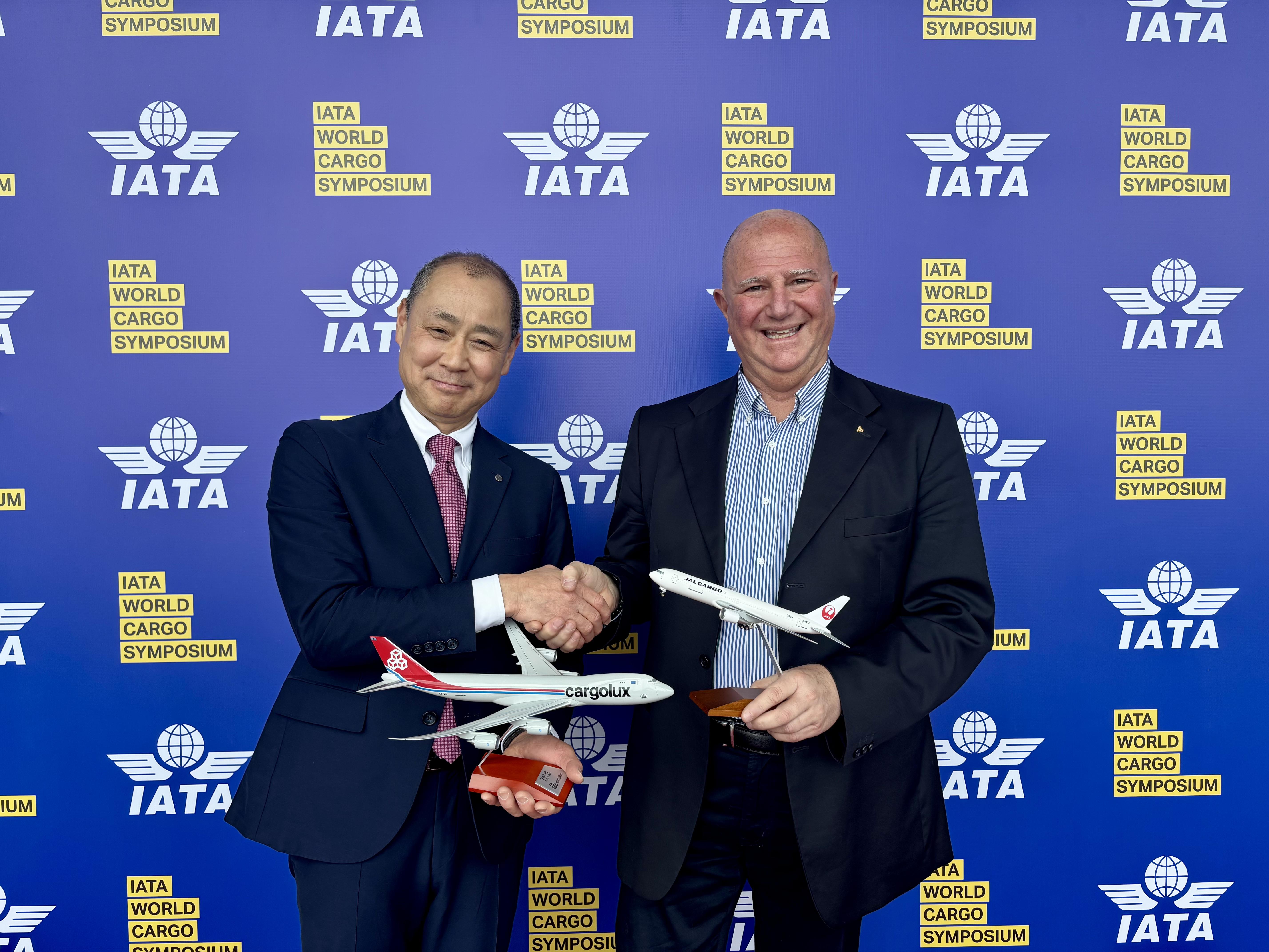 Yuichiro Kito -Executive Officer, Cargo and Mail Division, JAL (right) Pierandrea Galli -EVP Commercial Planning CV.jpeg