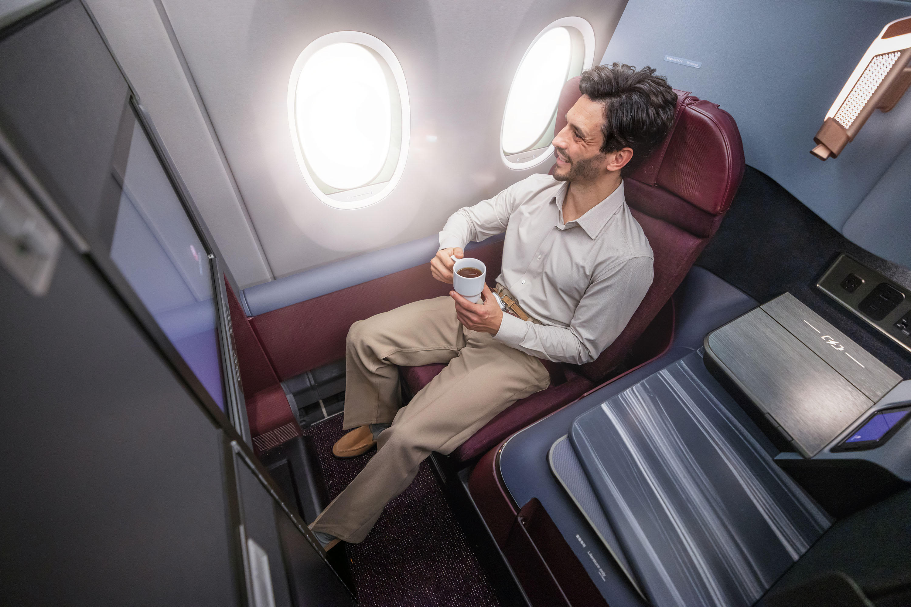 SKYTRAX 右上 260217_JAL_M_1087_350-1000C.jpg